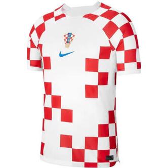 克罗地亚球衣上为什么绣两国国旗